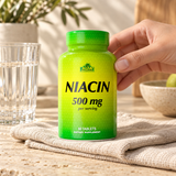 Niacin 500 mg - 60 tablets: front packaging in an adult hand.
